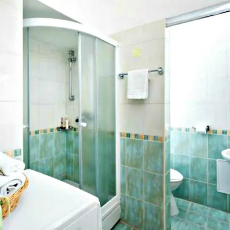 Adriana Flora Apartman *