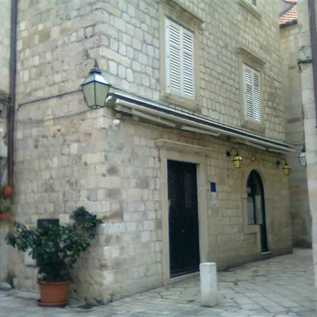 Apartament Adriana Flora