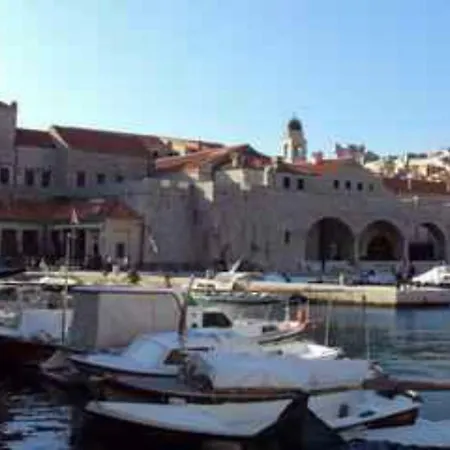 Apartment Adriana Flora