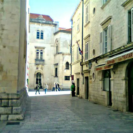 Adriana Flora * Dubrovnik