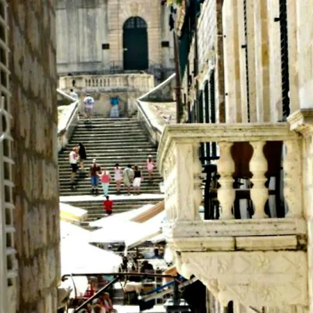 Adriana Flora Apartament