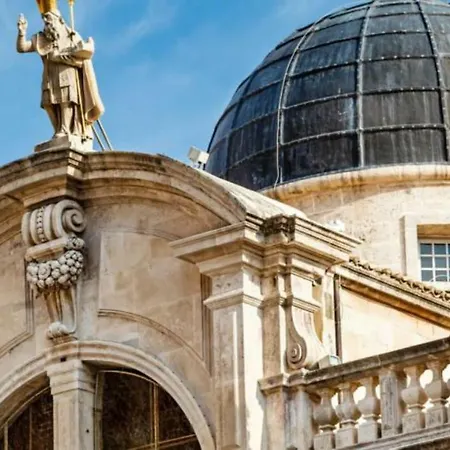 Adriana Flora Apartament *