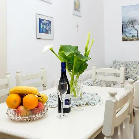 Adriana Flora Lägenhet *