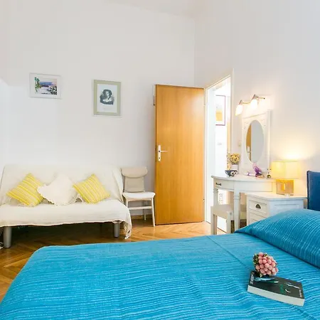 Adriana Flora Lägenhet