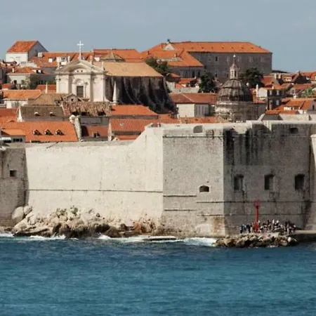 Lägenhet Adriana Flora