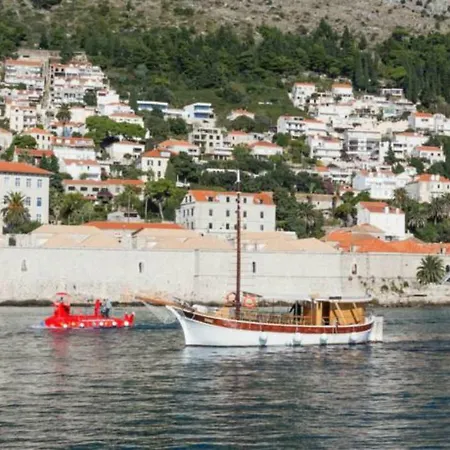 Lägenhet Adriana Flora *