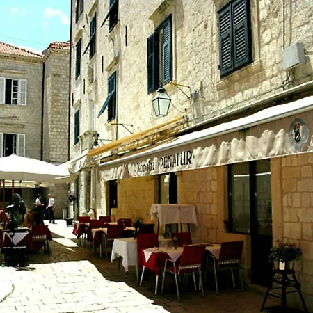 Appartamento Adriana Flora *